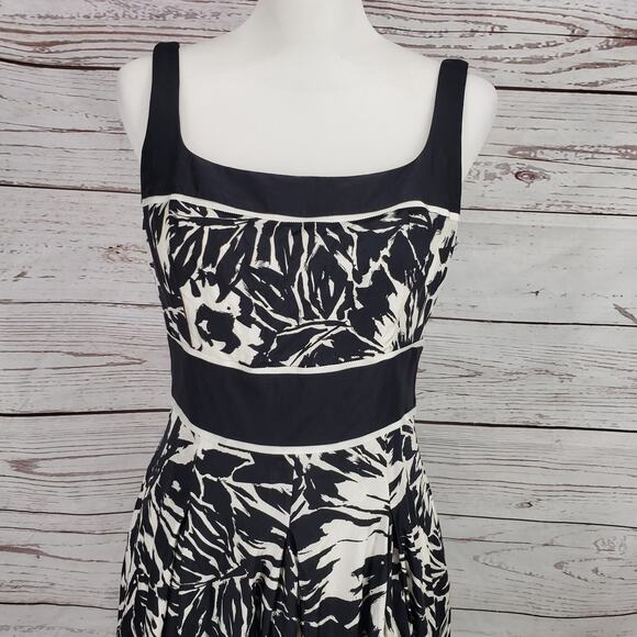 White House Black Market Women's 100%Silk Abstract Flower Dress Size 6 - Picture 4 of 10